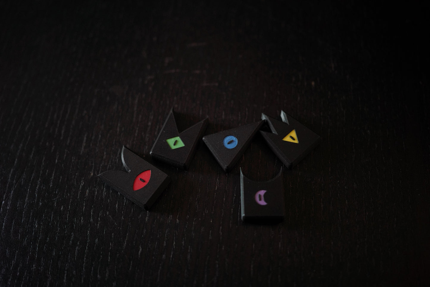 Crown Magnet